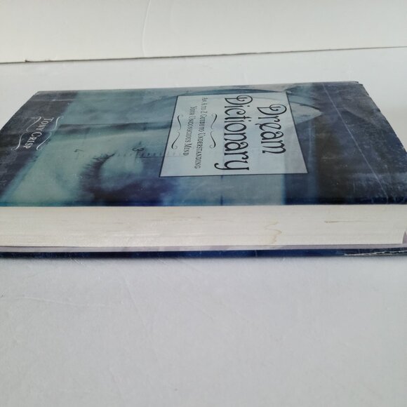 DREAM DICTIONARY: AN A-TO-Z GUIDE TO UNDERSTANDING YOUR UNCONSCIOUS MIND - Picture 2 of 8